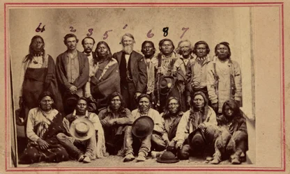 アパッチ族とユート族の酋長とウィリアム・F・M・アーニー（1867年）（写真