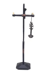 キャンドルスタンド、c。 1710-1730（カエデ）