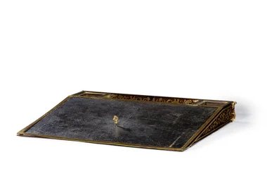 Regence ecritoire、c.1715-20（真ちゅうの象眼細工のべっ甲と黒檀）