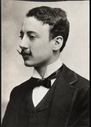 イタリアの作家、ガブリエーレ・バイ・アヌンツィオ（1863-1938）の肖像。