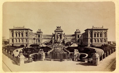 1885-1890年頃のマルセイユの街とその周辺。ロンシャン宮殿（美術館）、個人蔵