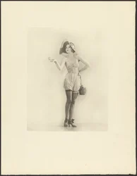 [ランジェリーの女］