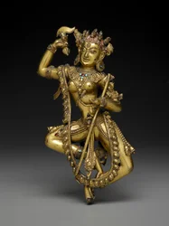 Vajravarahi（金銅、半貴石、微量の顔料）