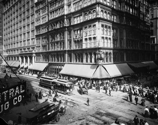 マーシャル・フィールド社（米国イリノイ州シカゴ、1905年頃）（モノクロ写真