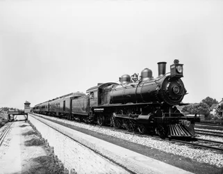 ペンシルバニア・リミテッド列車（米国イリノイ州シカゴ、1908年頃）（モノクロ写真