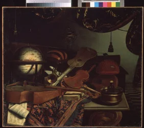 「Still life with music instruments」（楽器のある静物） グローブ、フルート、楽譜、ヴィオール、ギター。 Bonaventura Bettera (1663-1718) の絵画 1715年 プーシキン美術館、モスクワ