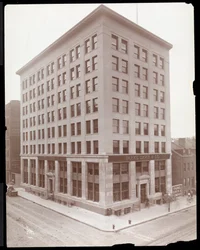 1910年、ニューヨーク、ハドソンウントヴェストリーストリート、パーク、デービスウント社の建物の外観（銀ゼラチンプリント）