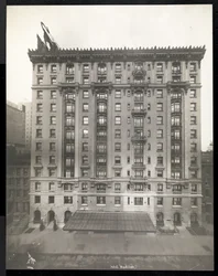 Hotel Woodstock at 127 West 43rd Street、New York、1911 or 1912（silverゼラチンprint）