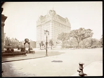 The Plaza Hotel、5th Avenue and 59th Street、New York、1907（シルバーゼラチンプリント）