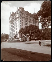 The Plaza Hotel、5th Avenue and 59th Street、New York、1907（シルバーゼラチンプリント）