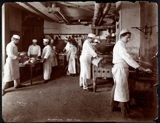 ホテルデルモニコの肉屋、1902年（銀ゼラチンプリント）