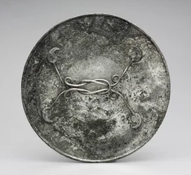 ヘラクレスの結び目の形をした取っ手の付いた鏡 280～400年頃（銀製