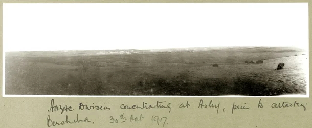 1917年10月20日、ベエルシェバを攻撃する前にアスルジに集中するアンザック師団