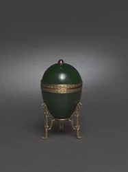 1900年以降のスタンド付き翡翠の卵