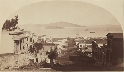 アルカトラズ島とサンフランシスコ湾、北方向、1880年代（写真）