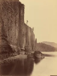 1867年、オレゴン州コロンビア川、ケープ・ホーン（写真）