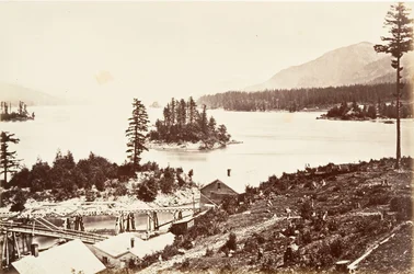 オレゴン州アッパーカスケードの島々、1867年、印刷された。 1876年。