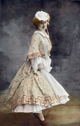 オペレッタ「こうもり」のアルレット役を演じるフランスのコメディアン、ジャンヌ・ソーリエ 1904年5月のフランスの新聞「Le Theatre」に掲載されたCautinとBergerの写真