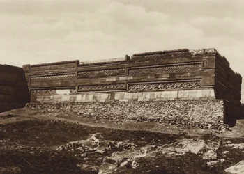 メキシコ：オアハカ州ミトラ遺跡（白黒写真）