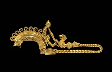 重要度の高いLa Teneの戦士の腓骨（金）（1065823-7も参照