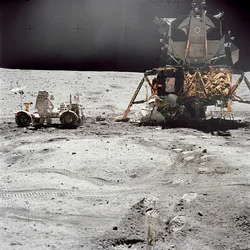 1972 年 4 月 21 日、月面に着陸したアポロ 16 号月着陸船オリオン。