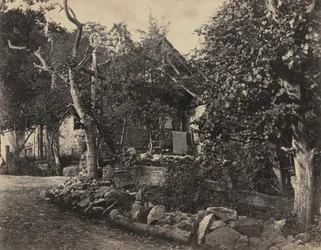 石造りの建物と十字架のある田園風景、c。 1857年。