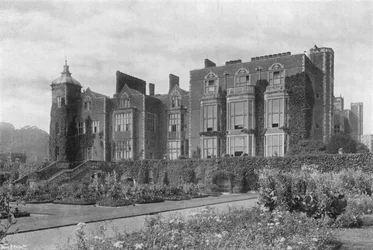 イーストファサード