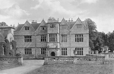 ウエストフロント