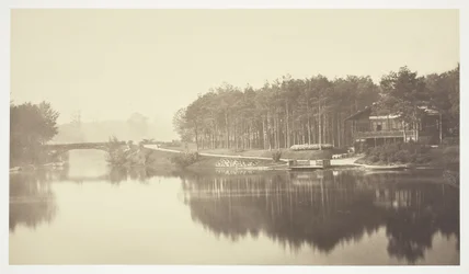 無題、c。 1850. [パリの公園、ブローニュの森の橋とシャレー]。