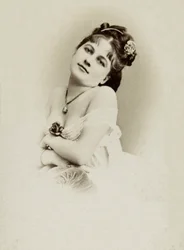女優アンリエット・ヴィクトワール・ドルアール（1851-1923）の肖像。