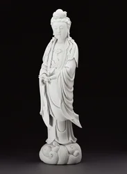 白の観音像、1800年頃（磁器）