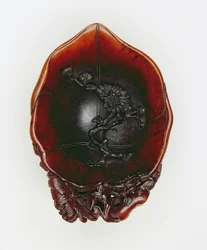 乾杯カップ、乾隆期1736-95（刻まれたサイの角）（142653-5＆142692を参照）