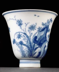 半卵ビーカーカップ、Kangxiマーク、期間1662-1722（青い下絵の磁器）（142601を参照、下面は142558を参照）