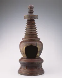 明代の仏舎利塔（1368〜1644年）（漆木材と金色）