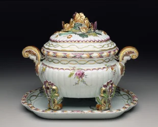 スタンド上のテリーヌ、1775年頃