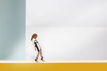カラフルなファッションポーズ