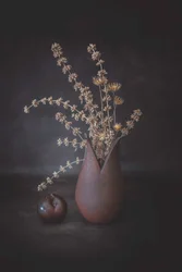 雰囲気のある花の静物画