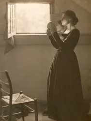 鏡を持つ少女、1898年（プラチナプリント）
