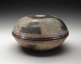 抽象模様のダブルボウル、紀元前900〜200年（多色樹脂塗料を使用した陶器）