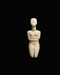横たわる女性像、スペドス初期の品種、初期キクラデスⅡ、紀元前2600～2500年頃（大理石製