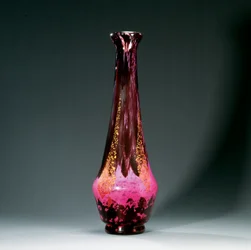 背の高い花瓶、1920年頃（ガラス）