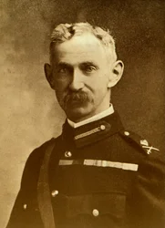 「バートン少将、C.B.」、1901 年。