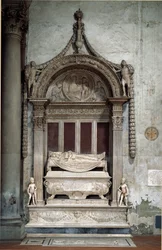 フィレンツェ共和国の宰相カルロ・マルスッピーニ（1399-1453）の墓、デシデリオ・ダ・セッティニャーノ（約1430-1464）作、1453年頃。フィレンツェ、サンタ・クローチェ教会（Chiesa di Santa Croce