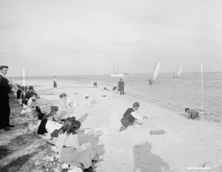 フロリダ州マイアミのビスケーン湾岸にて、1905年頃（モノクロ写真
