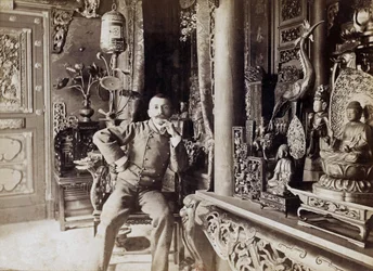 ピエール・ロティ（1850-1923）フランスの作家、ロシュフォールの自宅にて、写真はPaul Cardon aka Dornac、1892年頃