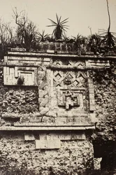 ウシュマル、インドのレリーフ、修道女の宮殿 ウシュマル、インドのレリーフ、修道女の宮殿、1860年。