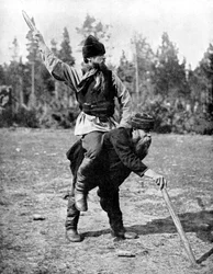 国民的競技キュッカをするフィンランド人、1936年