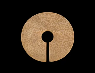 ドラゴンのイヤリング、紀元前8〜7世紀