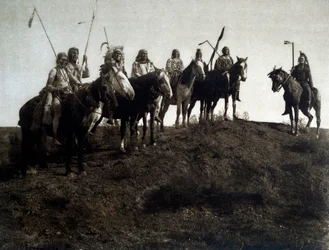 アメリカインディアン: 馬に乗ったアプサローク戦士