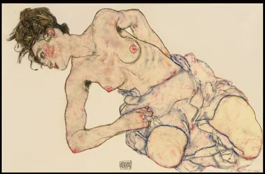 ひざまずく女性の半裸像、1917年